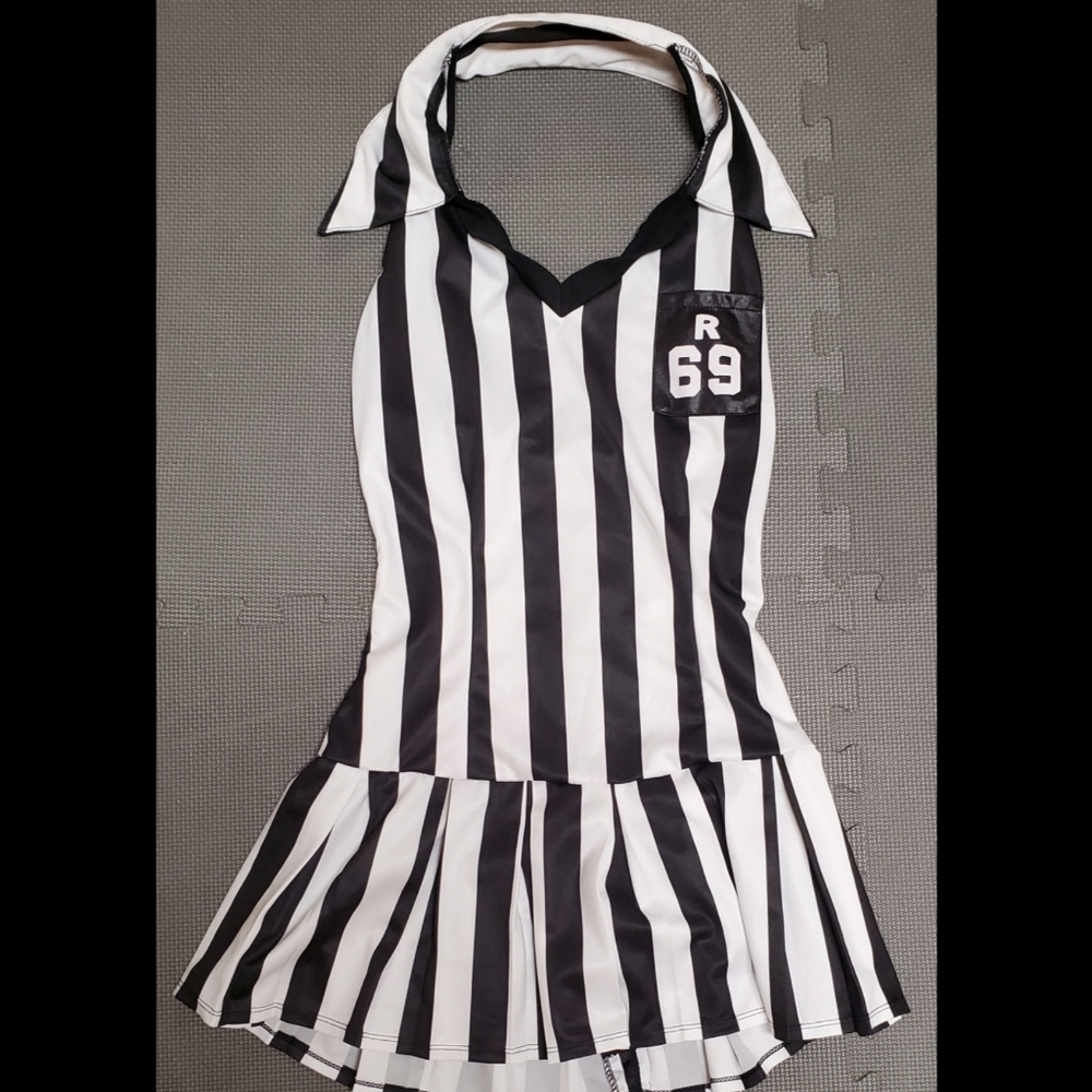 Cute referee costume. Leg Avenue. Size S/M